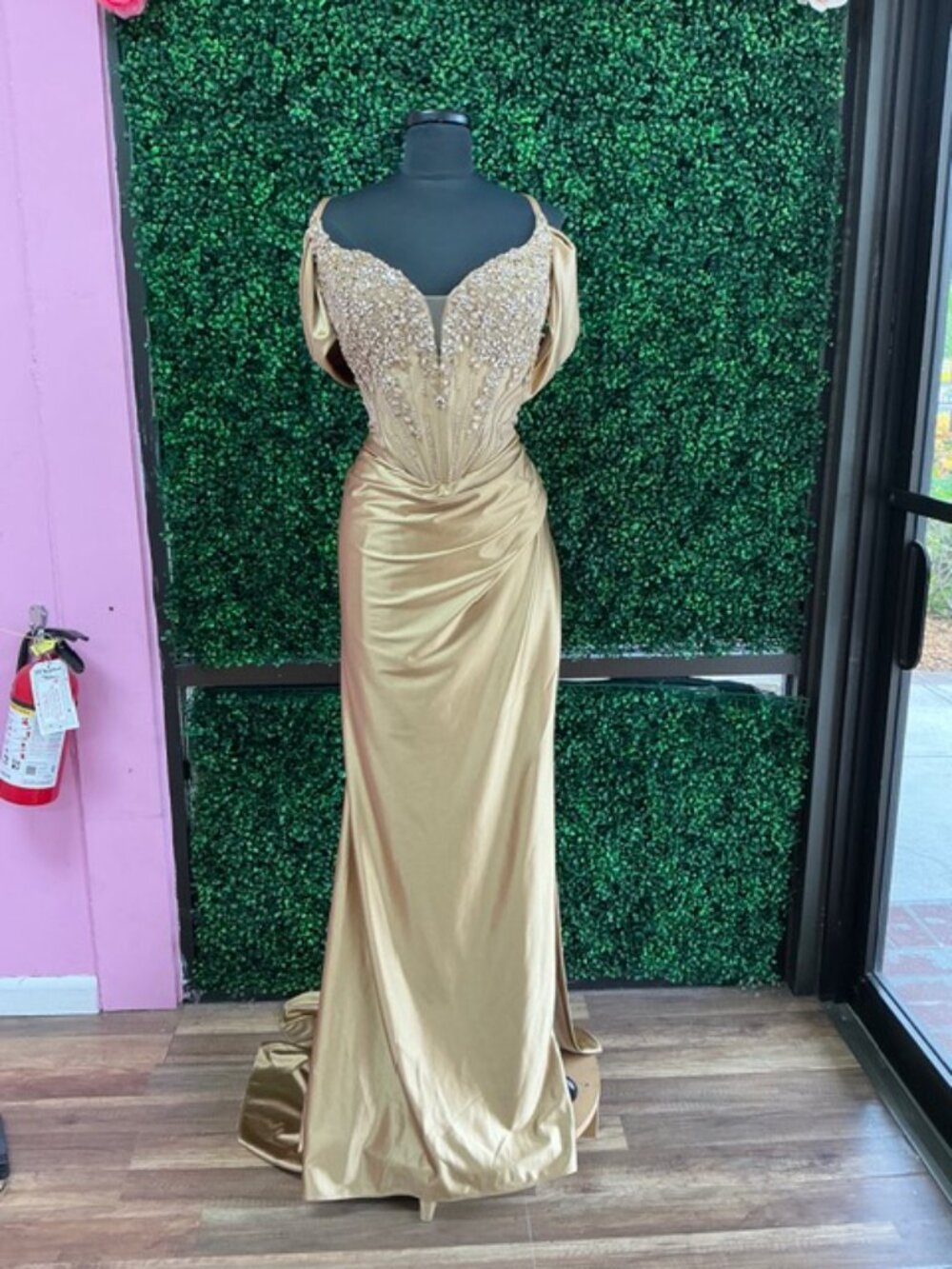 Ladivine, Gold, Size 22